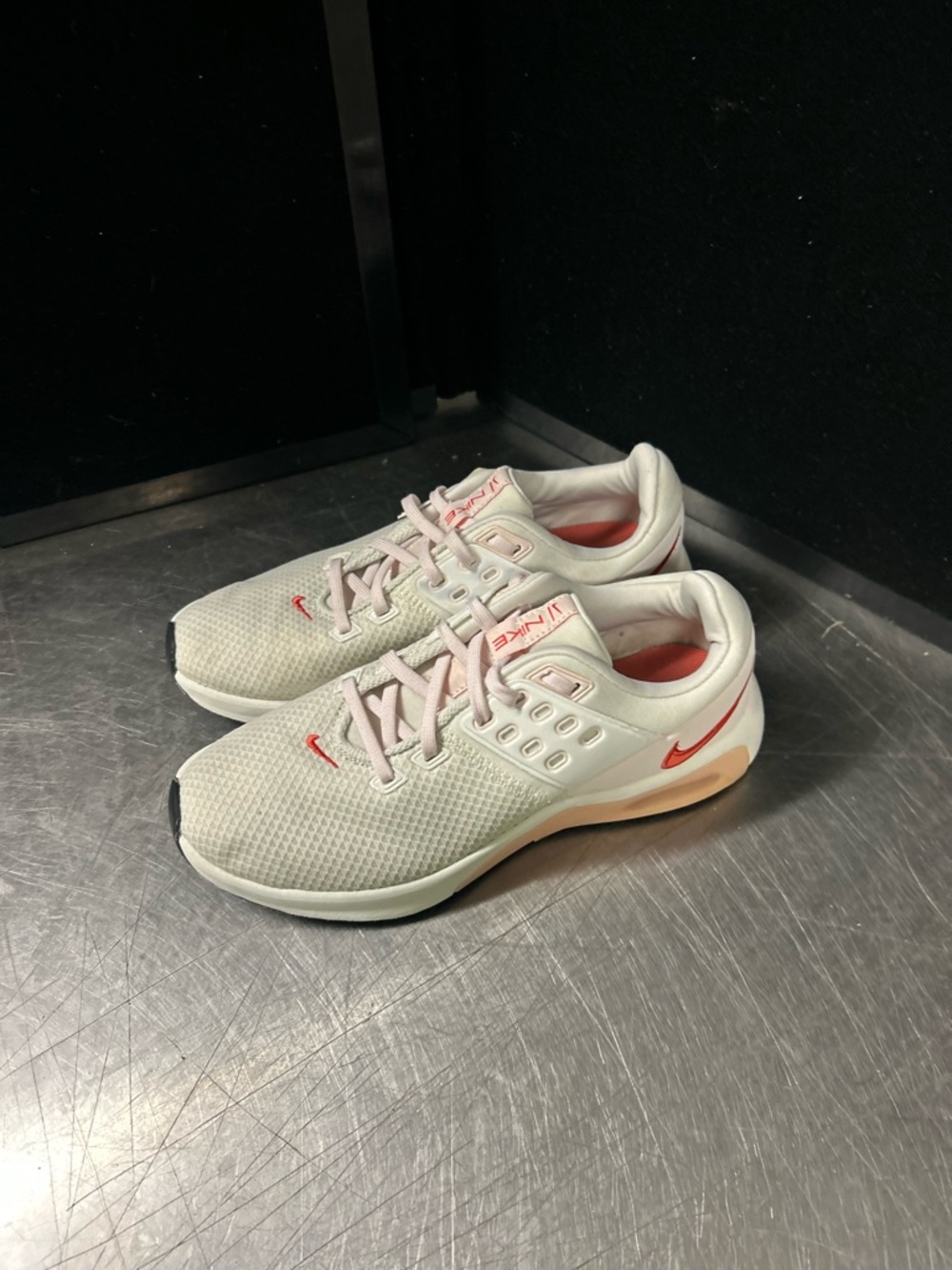 Nike Air Max Bella Size 7 Women